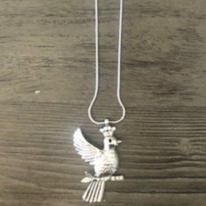 Torrid women's Bird with crown silver Necklace